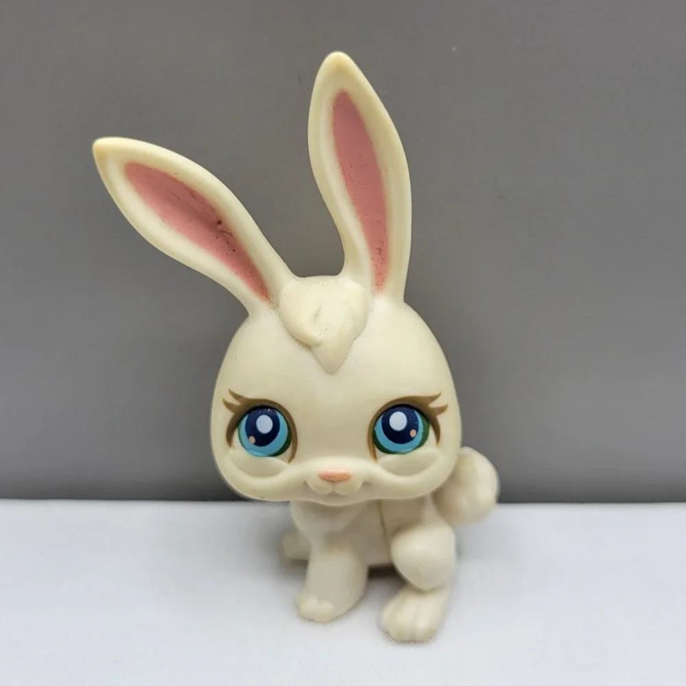Littlest Pet Shop LPS #3 White Rabbit Bunny Blue Eyes Hasbro Figure